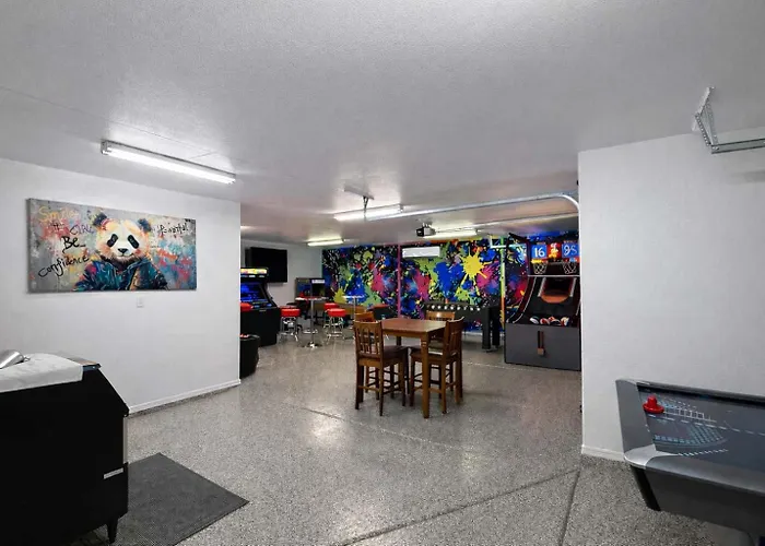 18x60 Boat Pad Game Room-lake View Villa-hot Tub *
